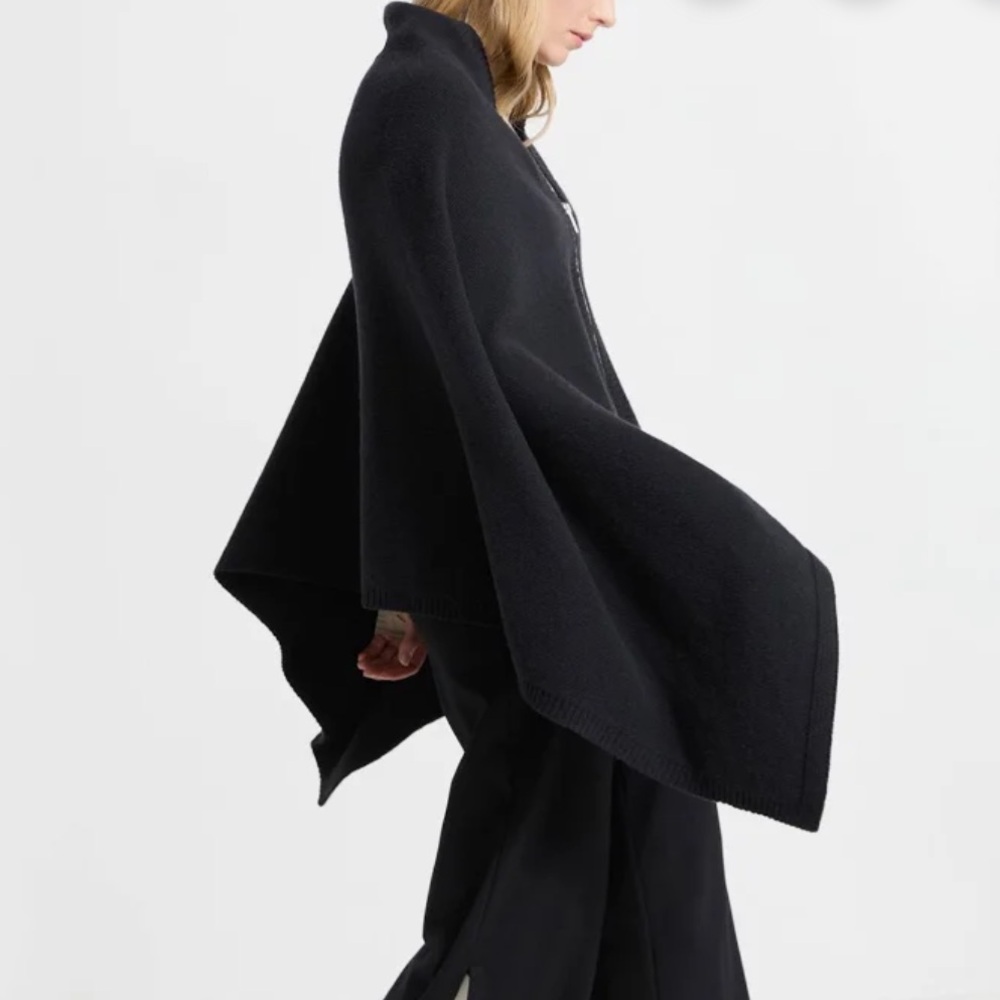 NWT MERINO WOOL CAPE